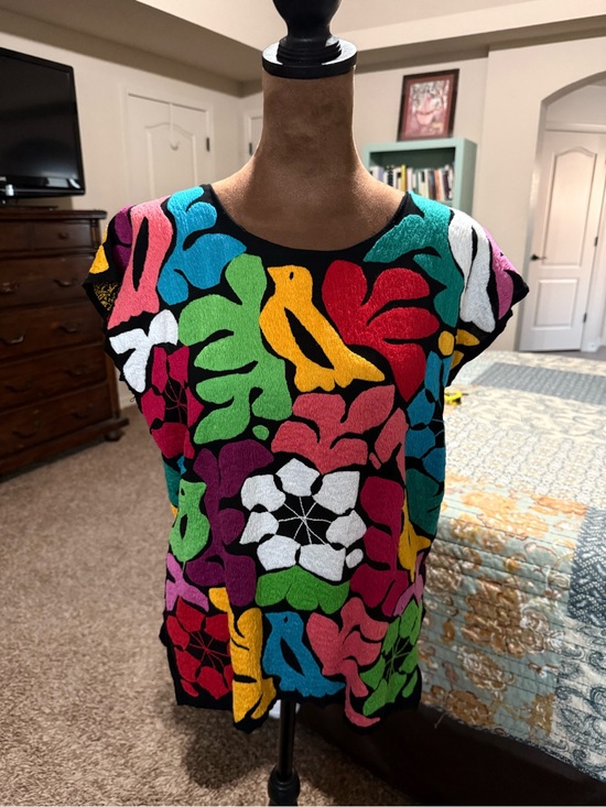 Tops - Mexican Multicolor Embroidered Women’s Top